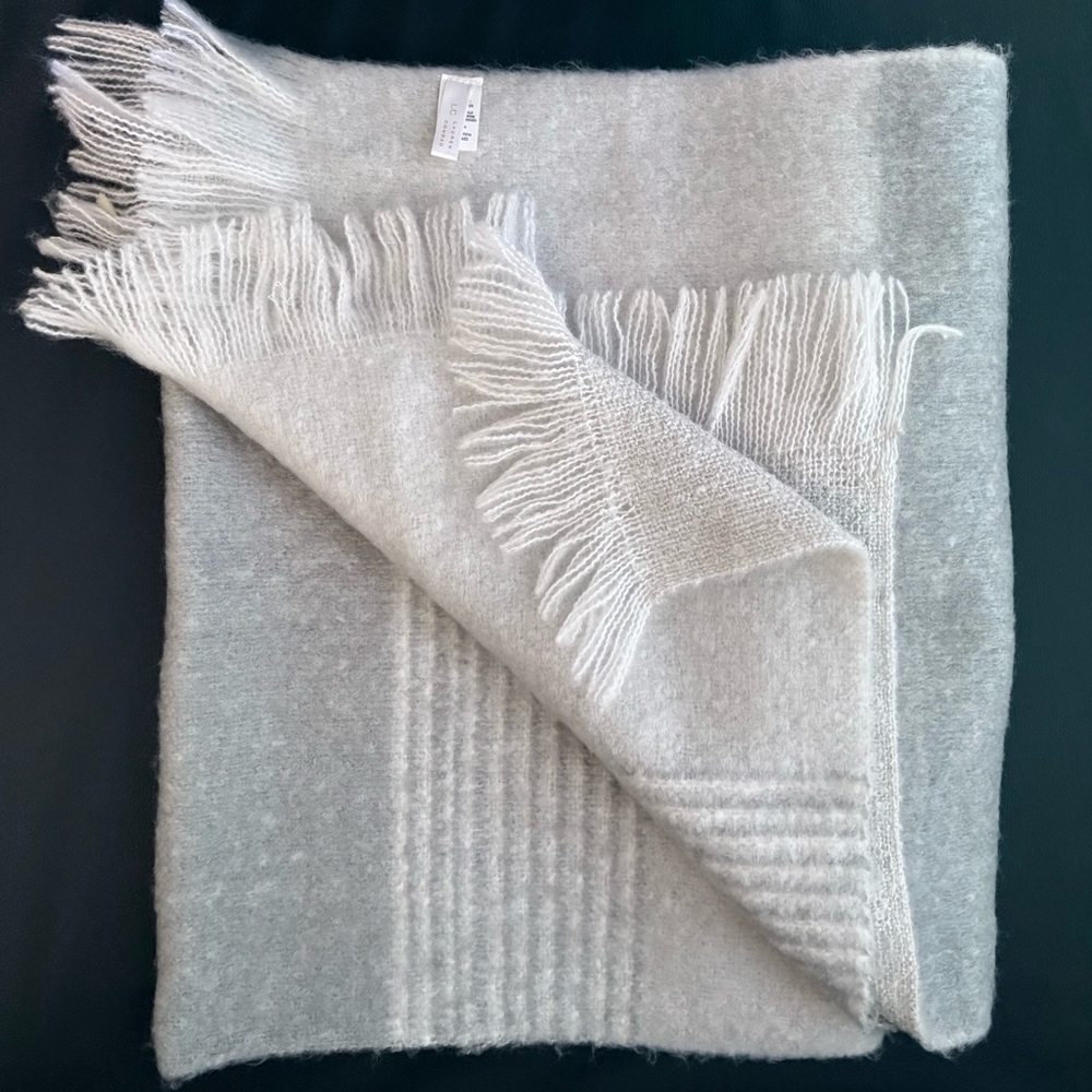 LC Lauren Conrad Soft Gray white scarf 18x86”